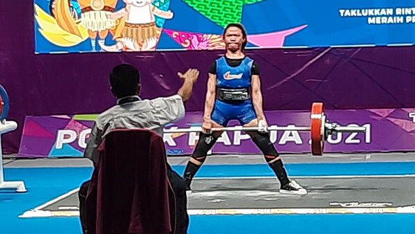 Dua Lifter Putri Angkat Berat Lampung Kembali Raih Medali di Arena PON XX