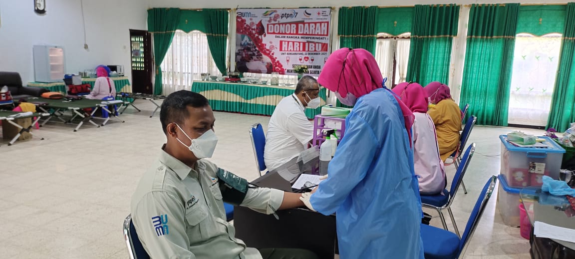 Peringati Hari Ibu, Unit Buma PTPN VII Gelar Donor Darah