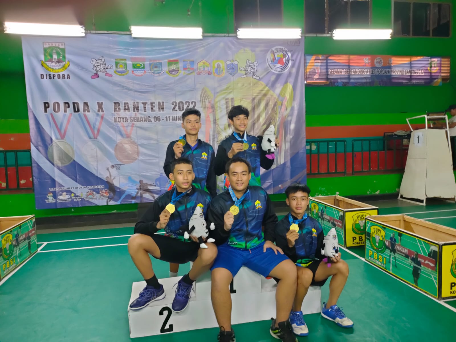 Tim Bulutangkis Kota Serang Juara Pertama pada Popda X Banten