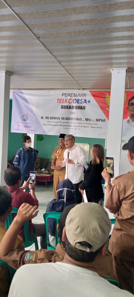 Budiman Sudjatmiko Resmikan TelkoDesa+ Sukamanah