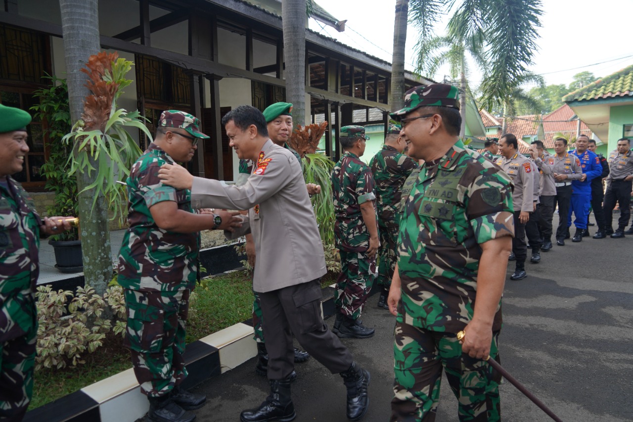Sinegritas TNI-Polri Danrem 064/MY Di Kunjungi Kapolda Banten