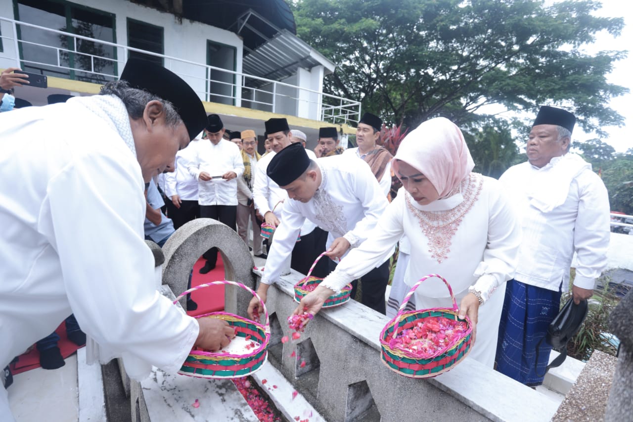 Jelang HUT Kabupaten Serang, Bupati dan Forkopimda Ziarah ke Makam Brigjen KH Syam’un