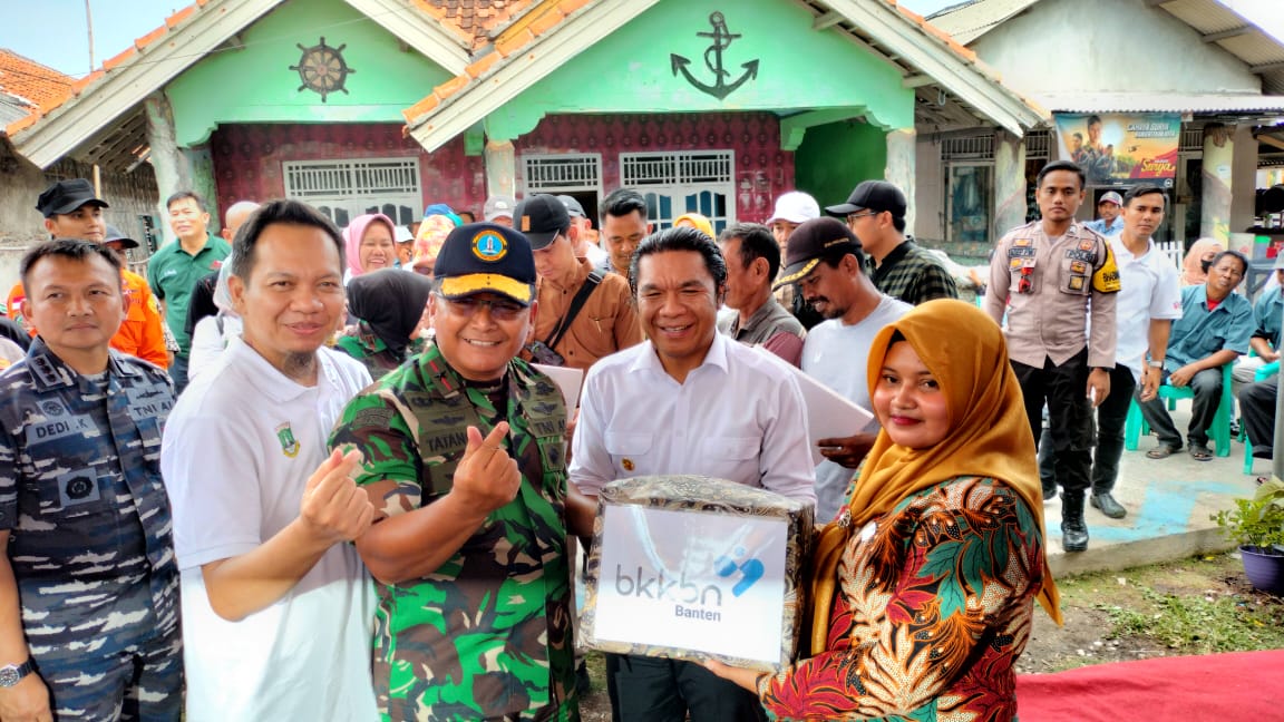 BKKBN Banten Berikan Bantuan kepada Pengelola Tim DASHAT di Pulau Tunda dan Pulau Panjang