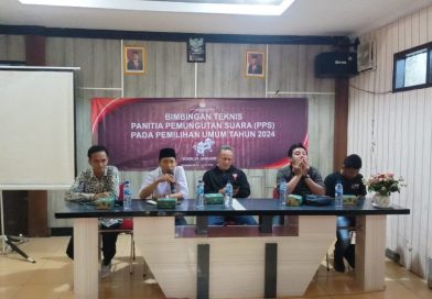 27 Anggota PPS Desa Se-Kecamatan Kibin Di Bimtek Oleh Komisoner PPK Kecamatan Kibin