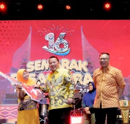 Puncak HUT Pesawaran, Gubernur Lampung Sebut Alzier Sahabatnya