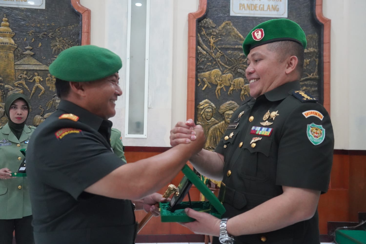 Pimpin Acara Penyerahan Jabatan, Abah Danrem “Jaga Silaturahmi dan Komunikasi Diantara Kita”