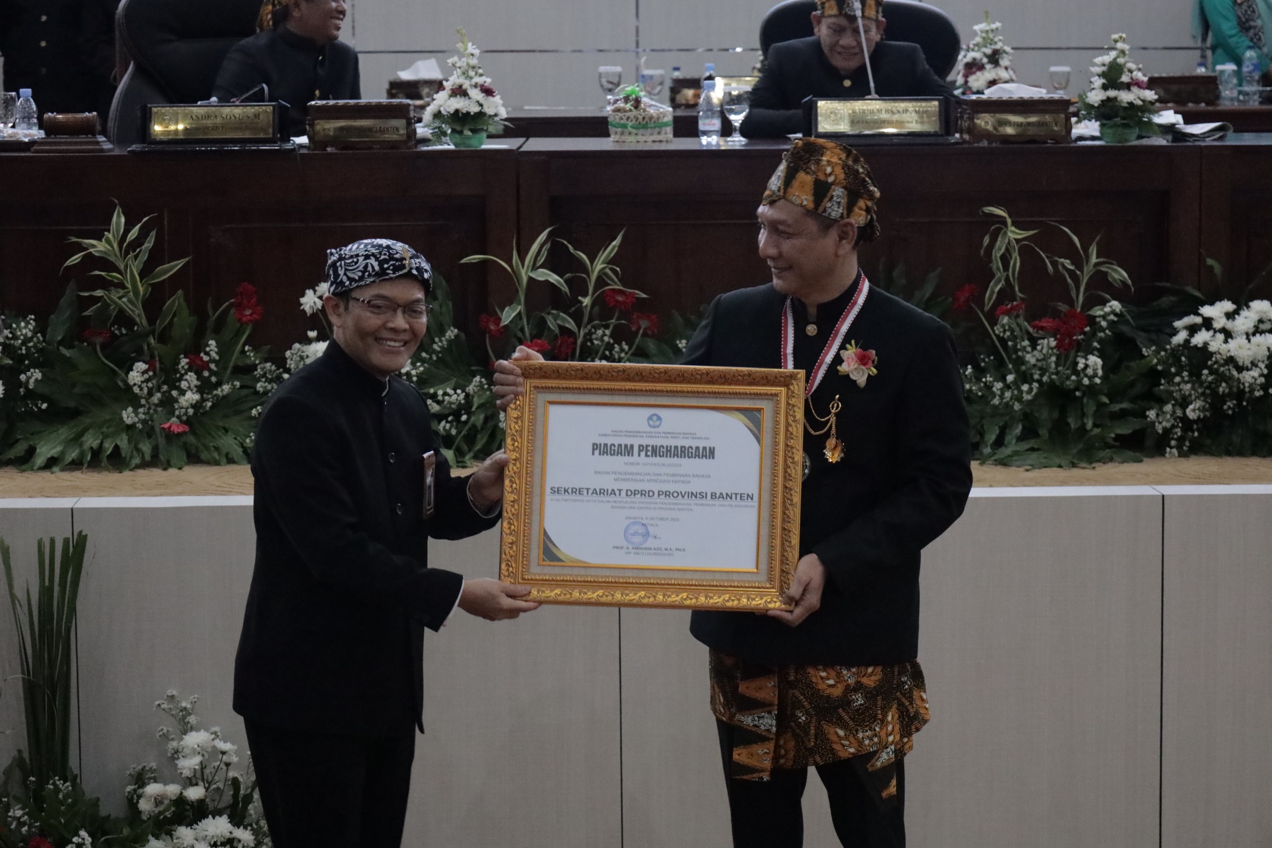 Kemendikbud Ristek Beri Penghargaan Sekretariat DPRD Banten
