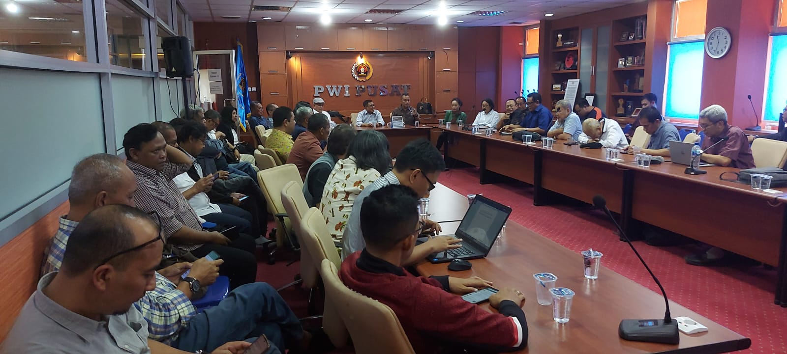 Rapat Perdana Pengurus Baru PWI, Hendry CH Bangun: Saling Kenal dan Bekerjasama dengan Baik