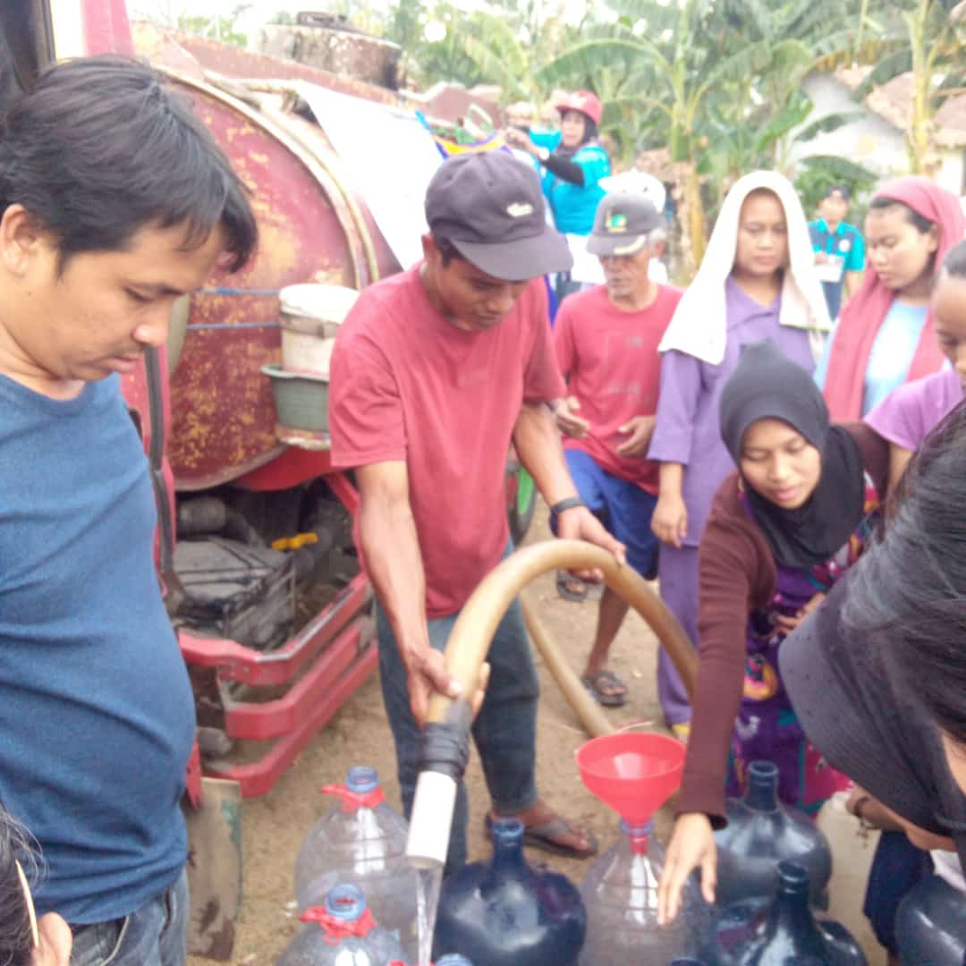 Peduli Korban Kekeringan, PWI Salurkan Bantuan Air Bersih dan Air Minum