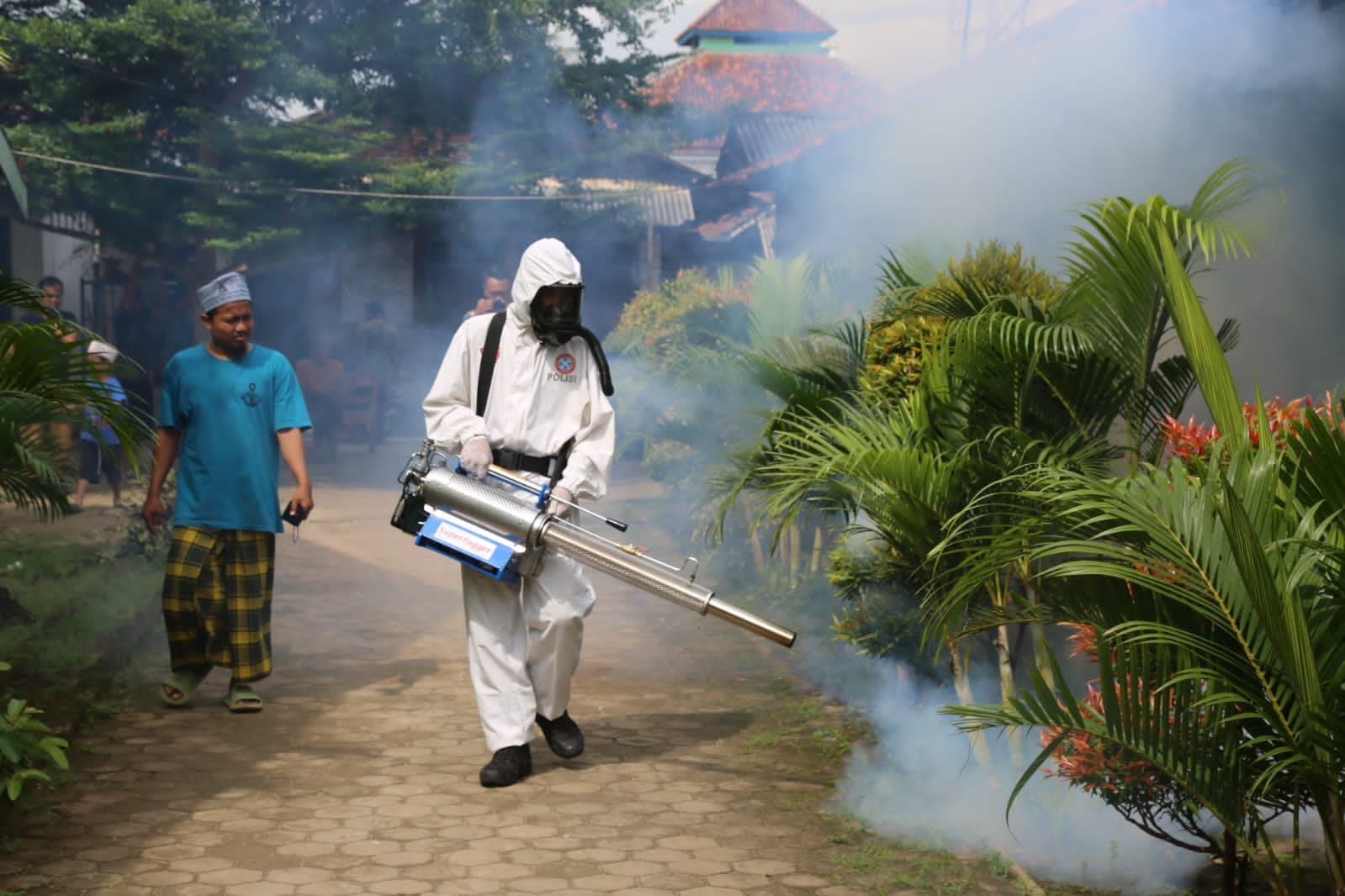 Ponpes Al Kirom dan Al Fatah Lamsel Difoging oleh Unit KBRN