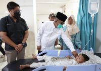 Idul Fitri 1446 H, Gubernur Banten Andra Soni Bersama Istri Sapa Nakes dan Pasien RSUD Banten