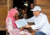 Rumah Panggung Nyaris Roboh, Wagub Banten A Dimyati Natakusumah Salurkan Bantuan RTLH
