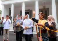 Ketua TP PKK Provinsi Banten Tinawaty Andra Soni Lepas Festival Atraksi Boneka Solid Art Indonesia Tahun 2025