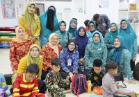 Kunjungi PAUD Al Bantani, Bunda PAUD Tinawati Andra Soni Ajak Anak Bermain dan Berdialog Interaktif