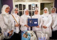 Peringati Hari Kartini, Ketua TP PKK Provinsi Banten Tinawati Andra Soni Berikan Penghargaan Tiga Perempuan Inspiratif di Kota Serang
