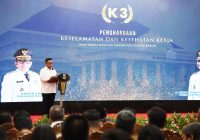 Gubernur Banten Andra Soni Serahkan Penghargaan K3 Award Provinsi Banten Tahun 2025