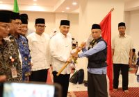 Lepas Jamaah Haji Kloter 47JKG Tangsel, Wagub Banten A Dimyati Natakusumah Ingatkan Pentingnya Meluruskan Niat