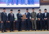 Gubernur Banten Andra Soni Sampaikan Nota Pengantar Raperda Penyertaan Modal Bank Banten dan RPJMD 2025 – 2029