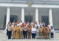 Ombudsman Banten Serahkan Hasil Kajian Pelayanan Samsat dan Pengawasan Program Sekolah Gratis kepada Gubernur Banten Ombudsman Banten Serahkan Hasil Kajian Pelayanan Samsat dan Pengawasan Program Sekolah Gratis kepada Gubernur Banten